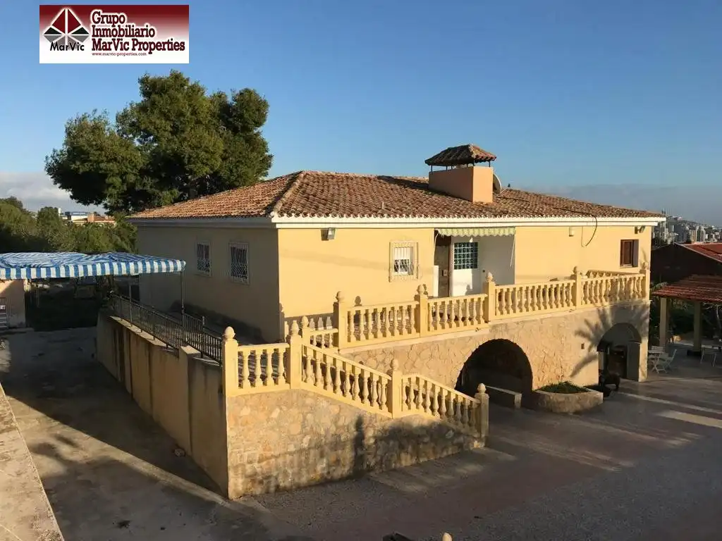 Chalet en venta en Urbanizaciones