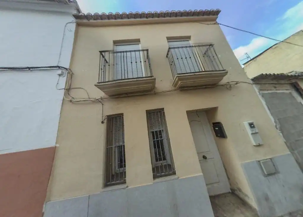 Vista exterior de Casa adosada en venda en Llíria amb Jardí privat i Piscina comunitària