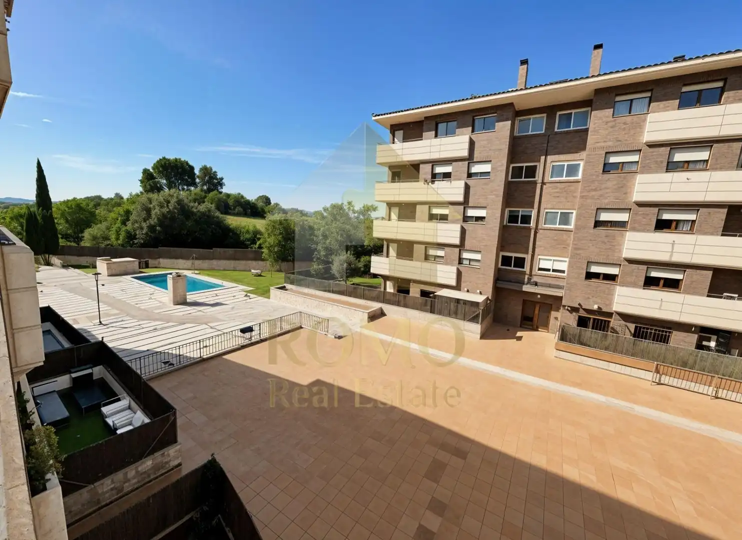 Piscina de Piso en venta en Sabadell con Calefacción, Parquet y Terraza