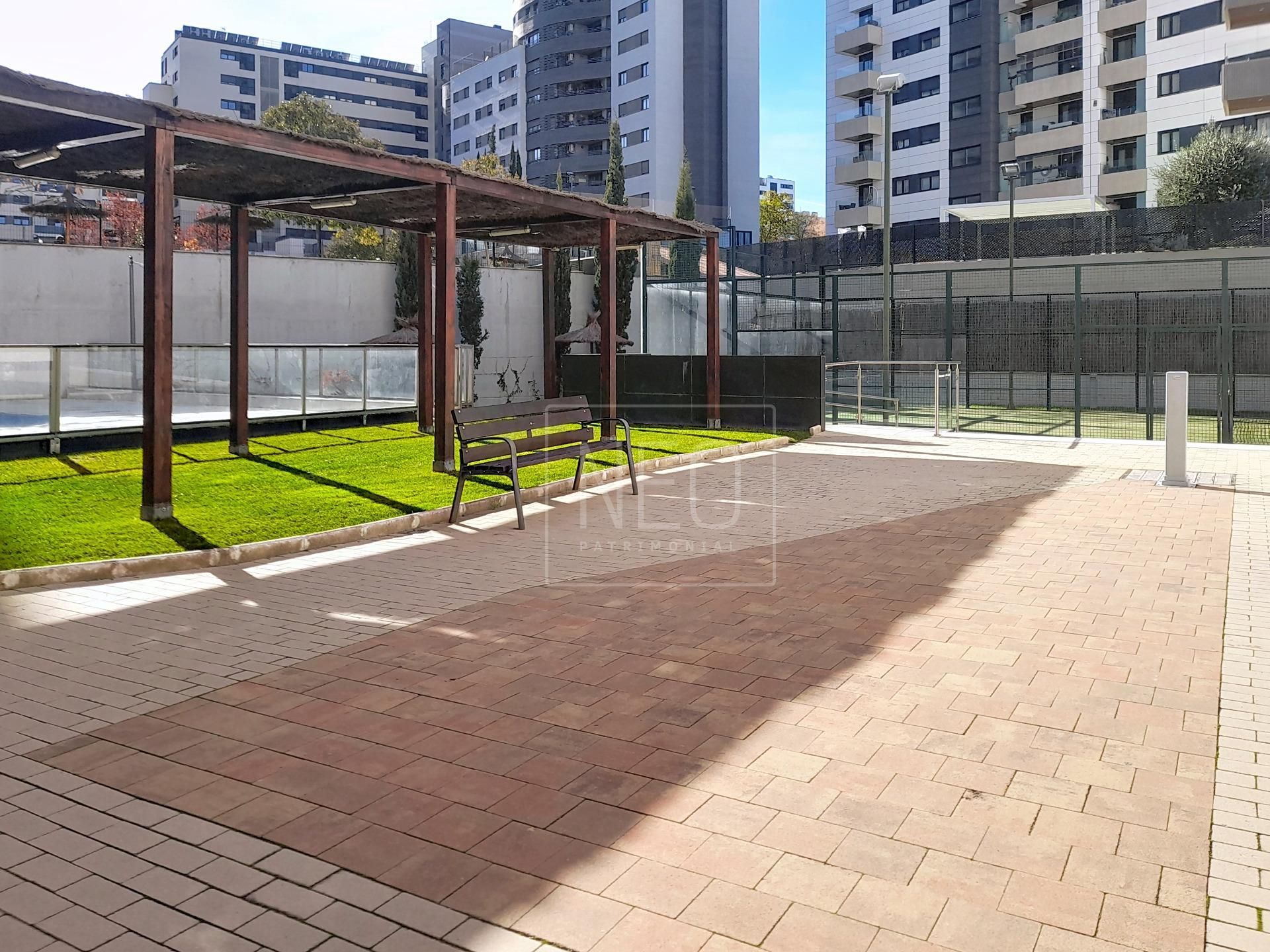 Terrace of Flat for sale in  Madrid Capital  with Air Conditioner, Heating and Private garden