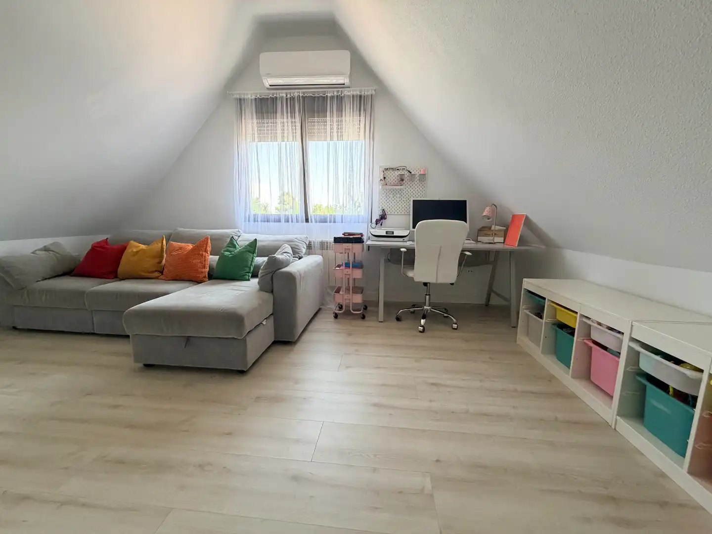 Sala de estar de Casa adosada en venta en Algete con Aire acondicionado, Calefacción y Jardín privado