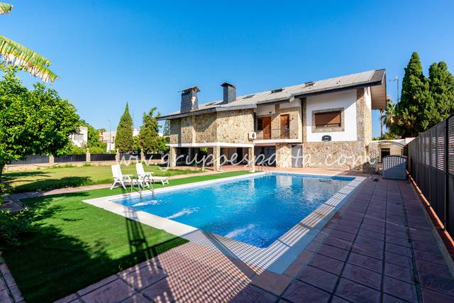 Casa-chalet en Venta en Calle Don Juan, 44 en Santa Clara