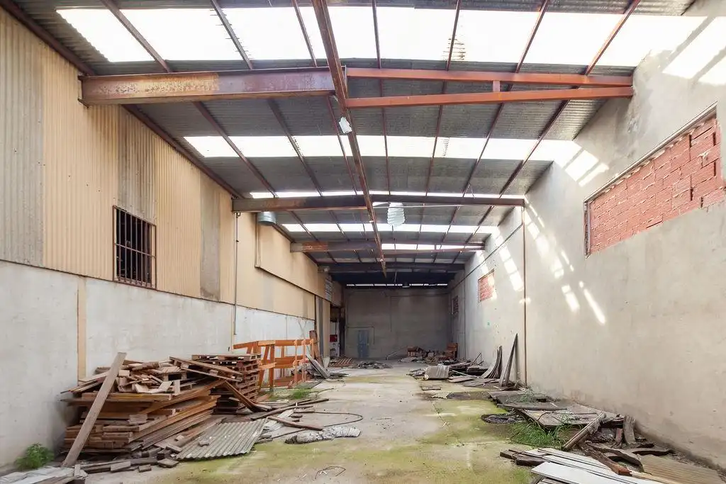 Fabrikhallen zum Verkauf in Villanueva de Castellón