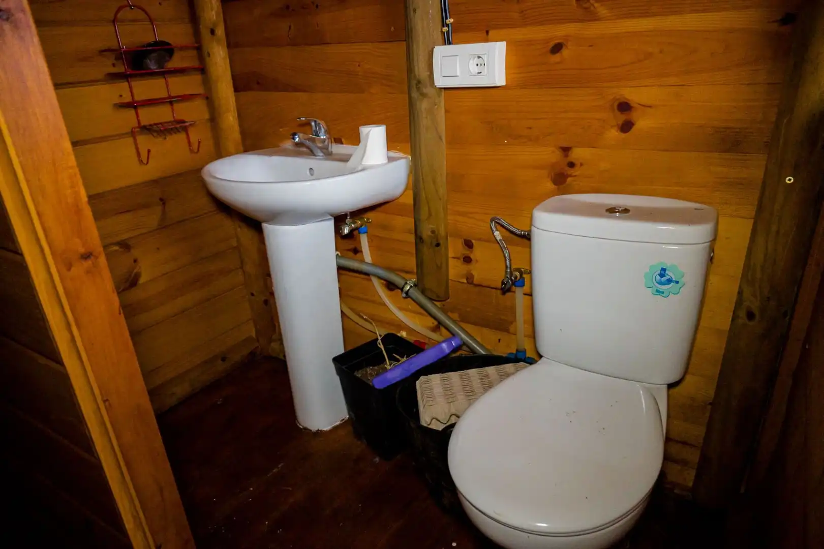 Bany de Casa o xalet en venda en Villagatón amb Aire condicionat, Calefacció i Jardí privat