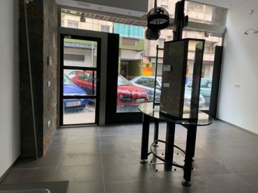 Local comercial de lloguer a Carrer de Plus Ultra 47