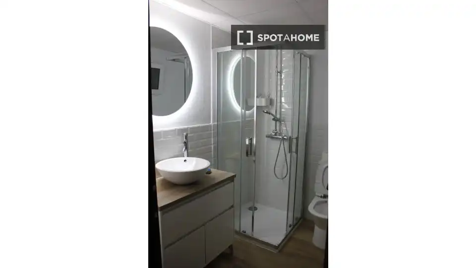 Room in Las Lagunas - Campano