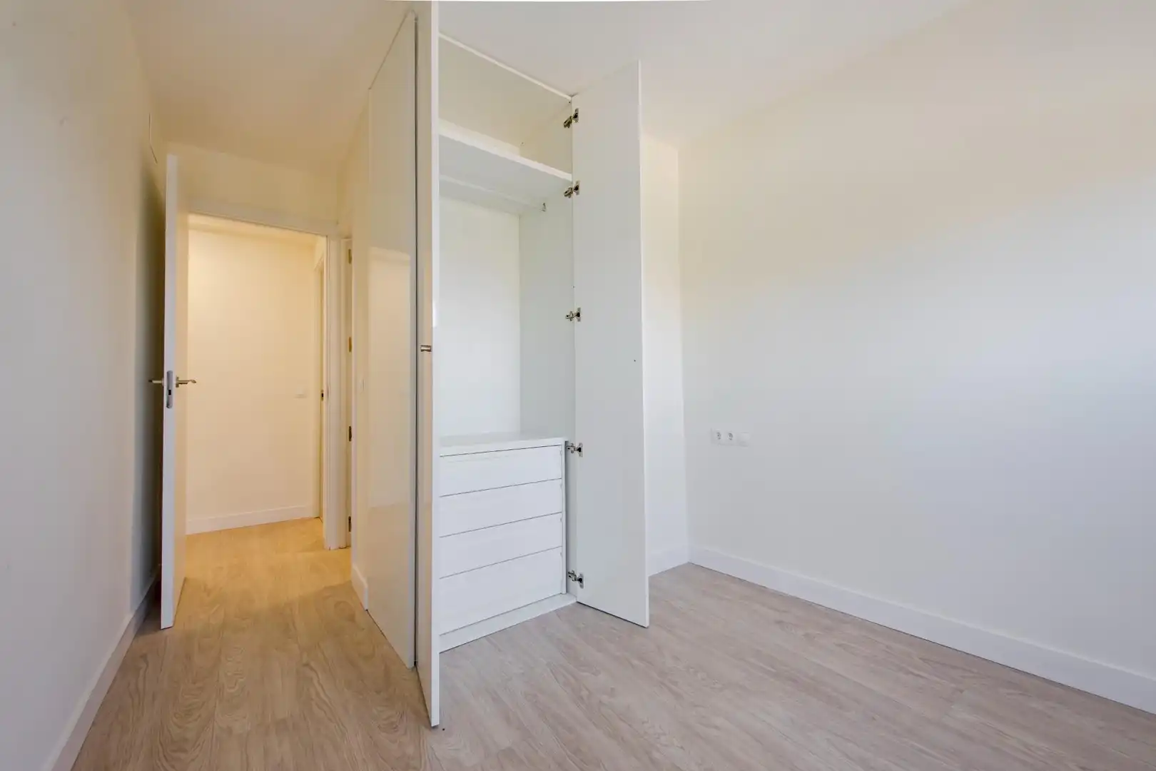 Bedroom of Flat for sale in Madrid