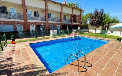 Piscina de Pis en venda en Valdeavero amb Calefacció i Piscina comunitària