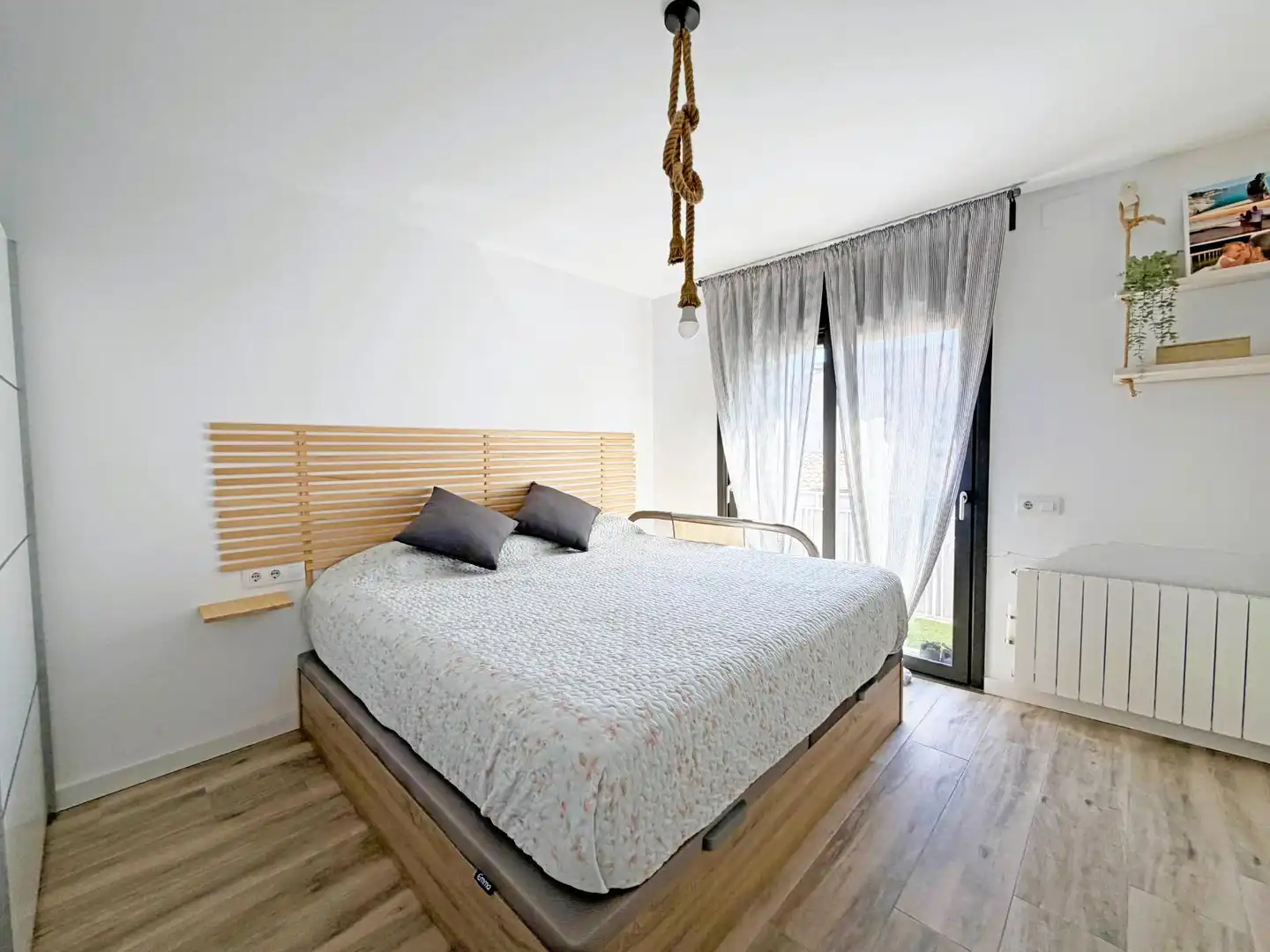 Dormitori de Casa adosada en venda en Sabadell amb Aire condicionat, Calefacció i Terrassa