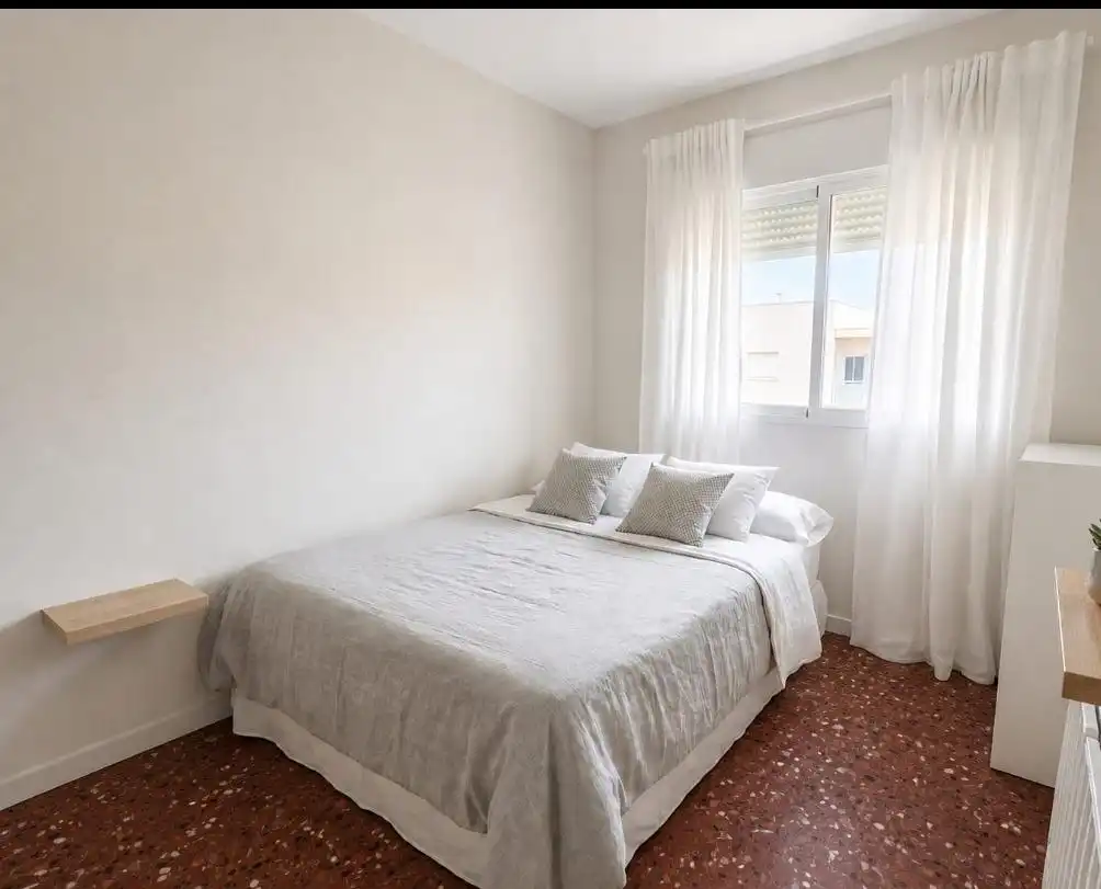 Dormitori de Apartament en venda en Aldaia amb Balcó