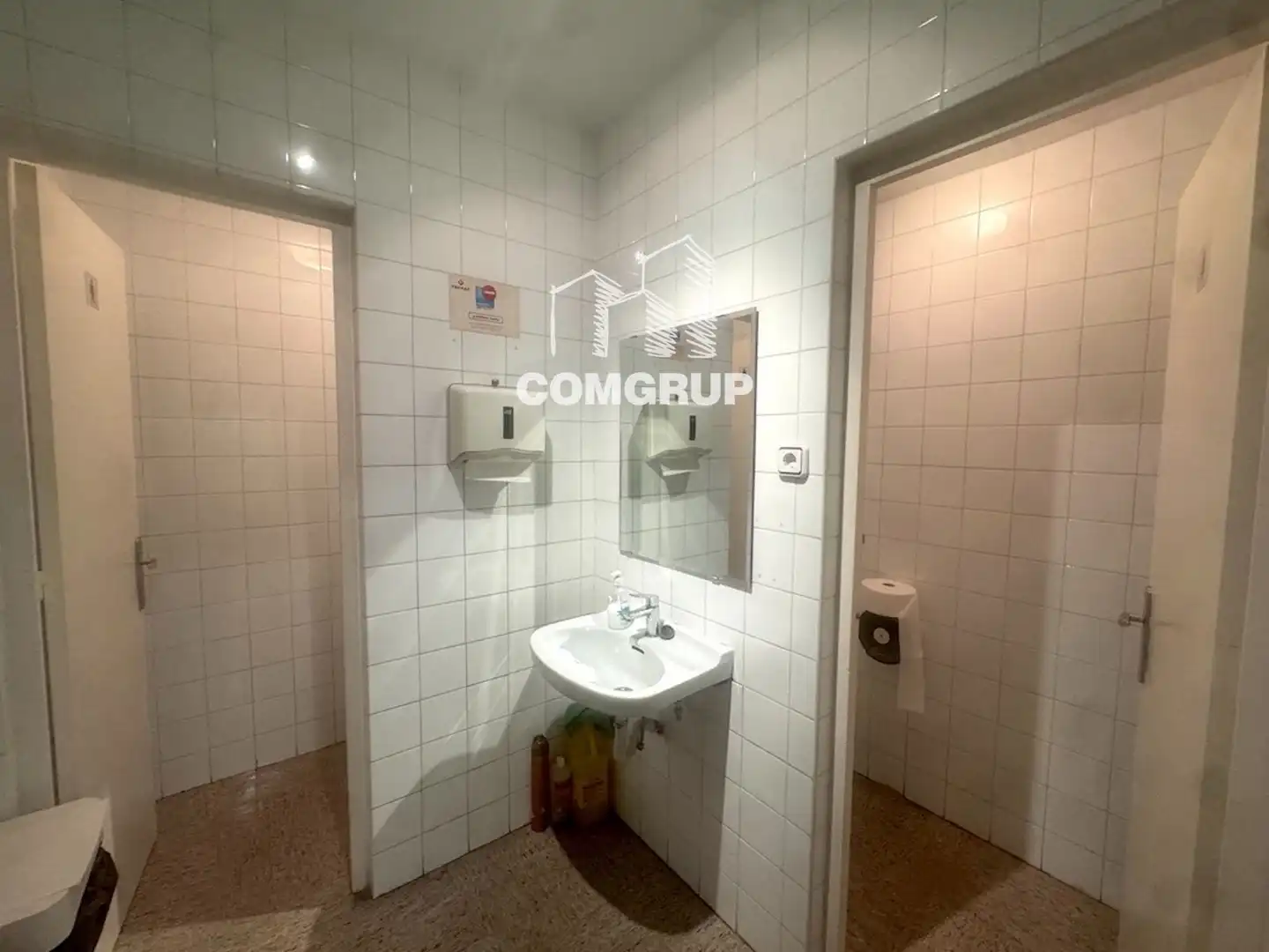 Badezimmer von Büro zur Miete in Gràcia