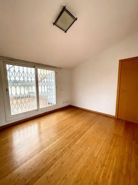 Habitación de Dúplex en venta en Sant Martí Sarroca con Calefacción, Terraza y Balcón