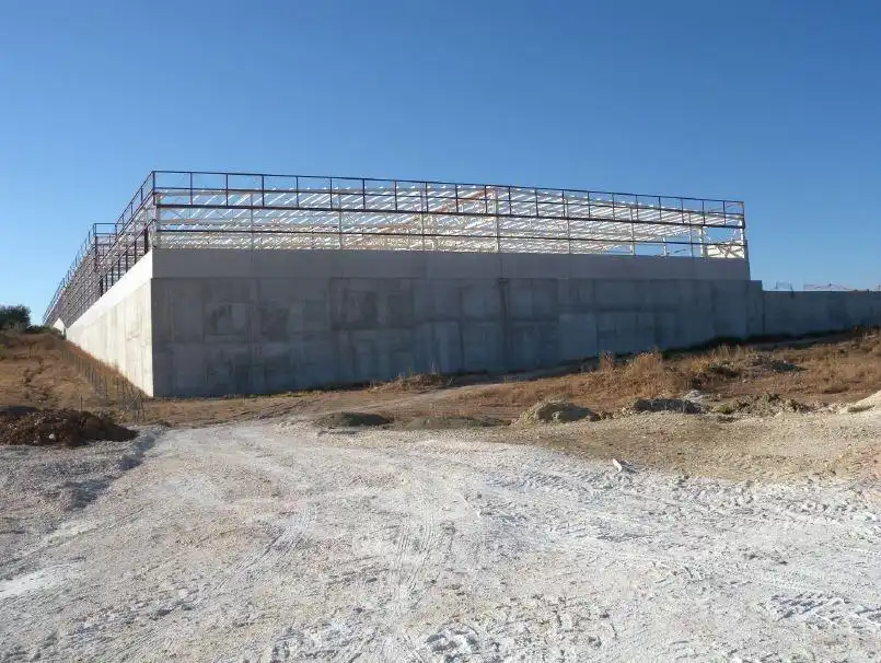Außenansicht von Fabrik Grundstücke zum Verkauf in Loja
