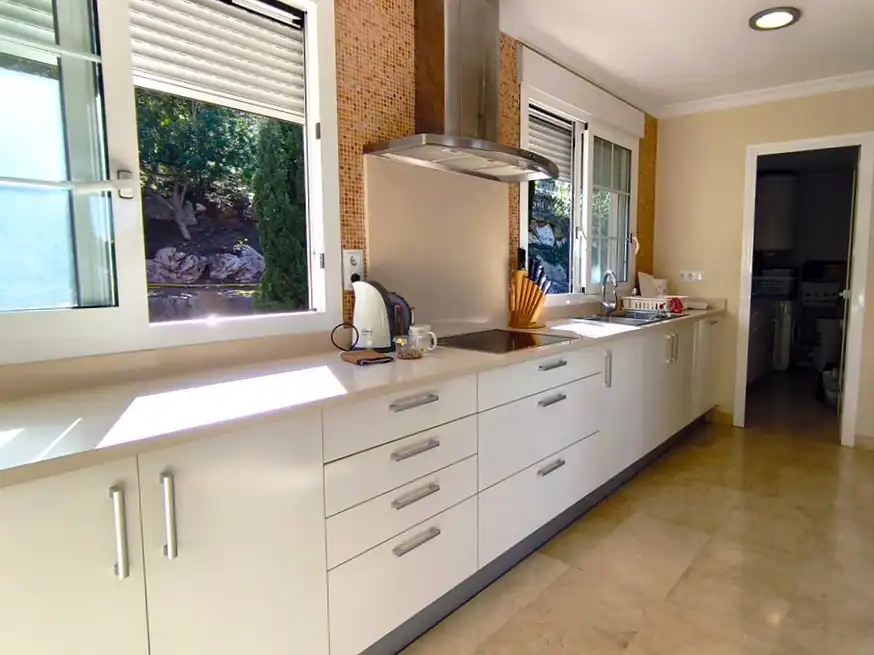 Küche von Dachboden zum Verkauf in Dénia mit Klimaanlage, Heizung und Terrasse