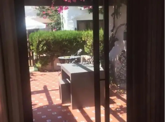 Jardín de Estudio de alquiler en Estepona con Aire acondicionado, Calefacción y Jardín privado