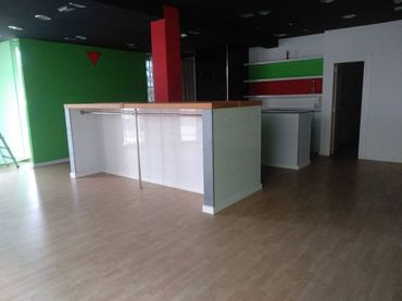Locale commerciale in affitto a Els Pavos
