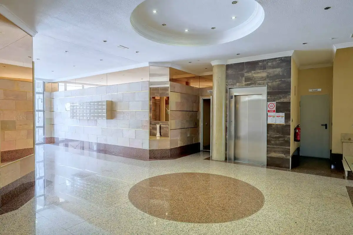 Flat with pool for sale in C. de Américo Castro, imagen 27