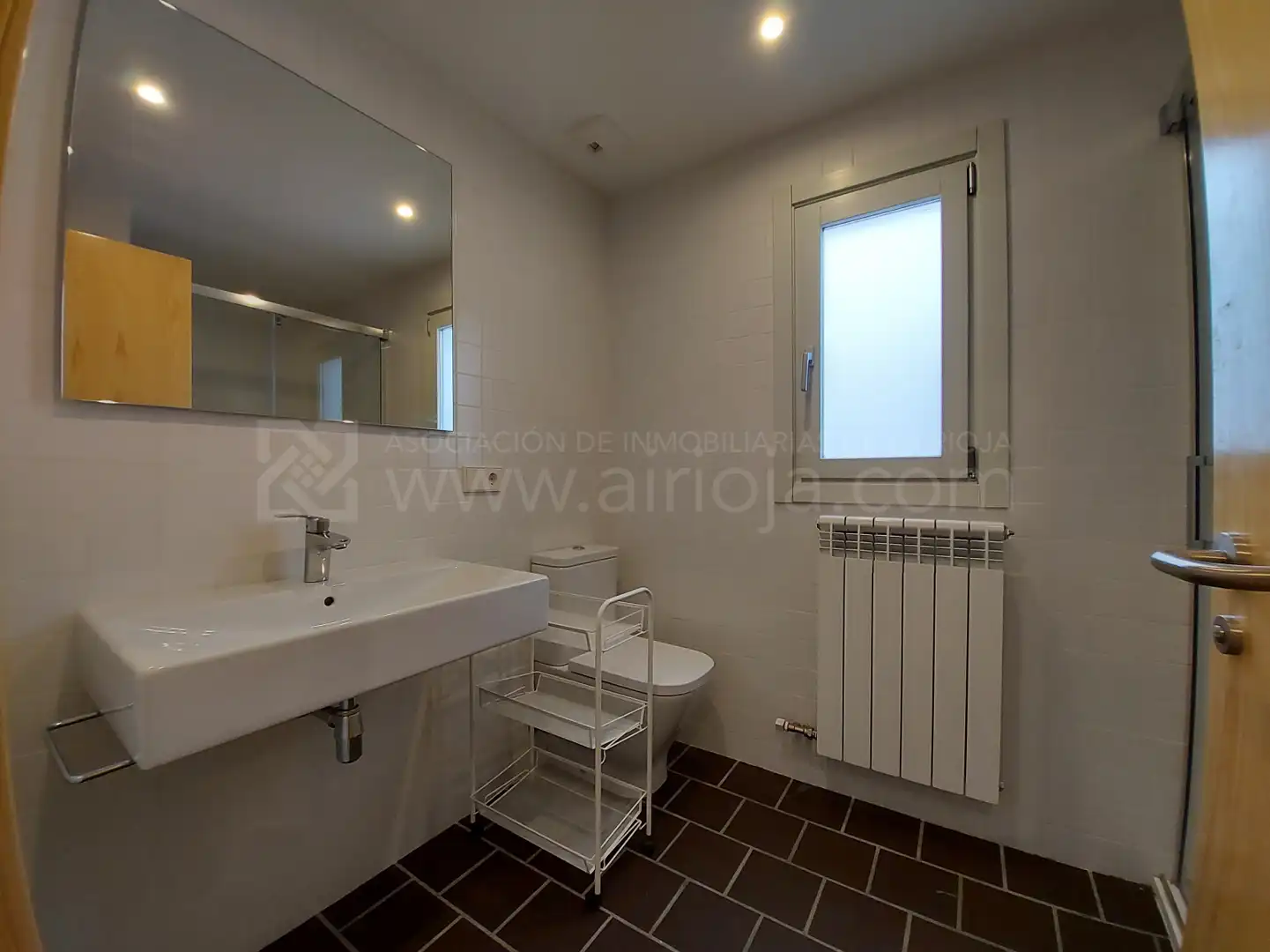 Baño de Piso de alquiler en  Logroño con Calefacción y Amueblado