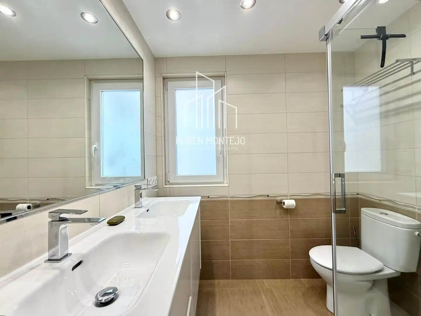 Bathroom of Flat for rent in Terradillos  with Air Conditioner, Heating and Terrace