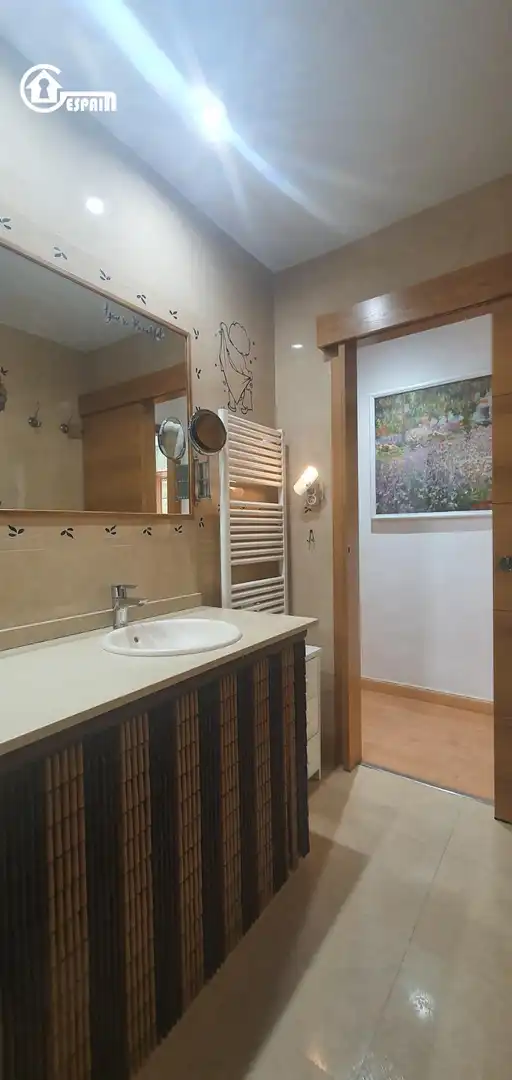 Bany de Pis en venda en Madrid amb Aire condicionat, Calefacció i Jardí privat