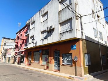 Mixed residential for sale in Avenida de la Constitución 3