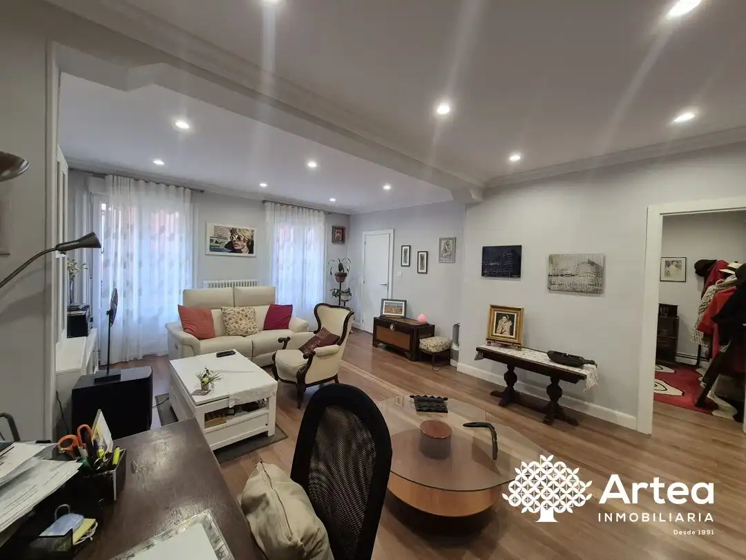 Wohnzimmer von Wohnung zum Verkauf in Bilbao  mit Heizung und Balkon