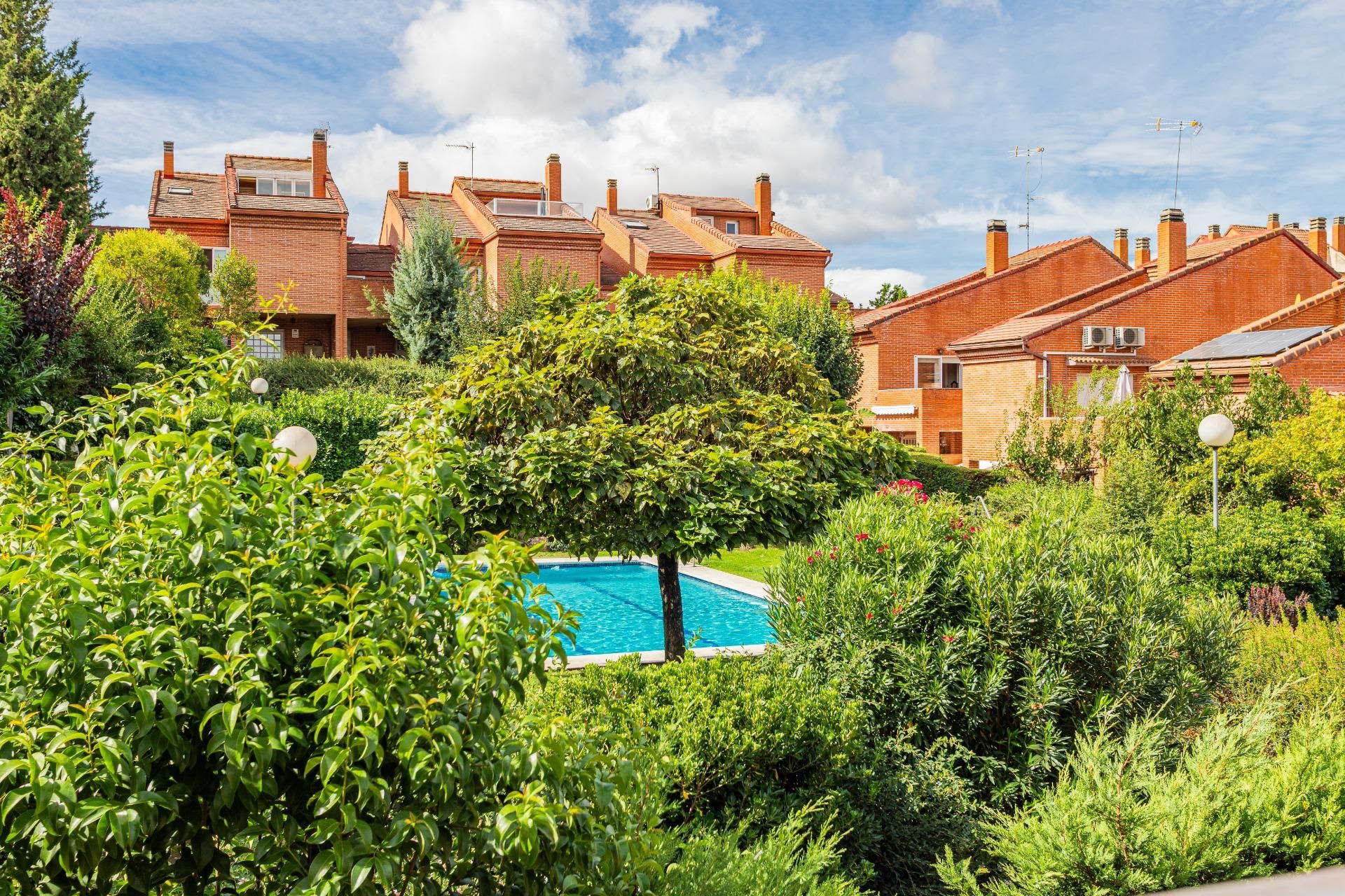Jardín de Casa adosada en venta en Tres Cantos con Calefacción, Jardín privado y Terraza