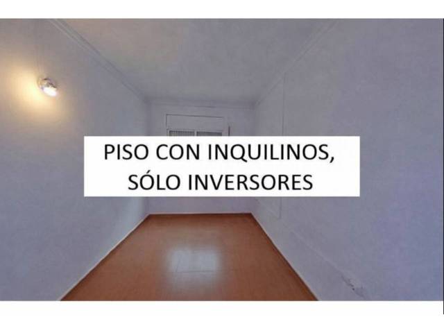 Piso en Venta en Calle Canigó en El Raval