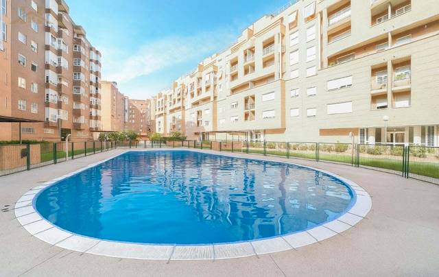 Piso en Venta en Calle Astorga en Bellavistas - Hipercor