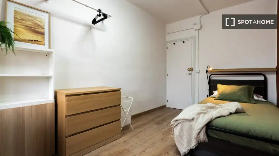 Schlafzimmer von Wohnung zur untervermieten in Sabadell mit Klimaanlage, Heizung und Möbliert