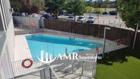 Swimming pool of Flat for sale in Alcorcón