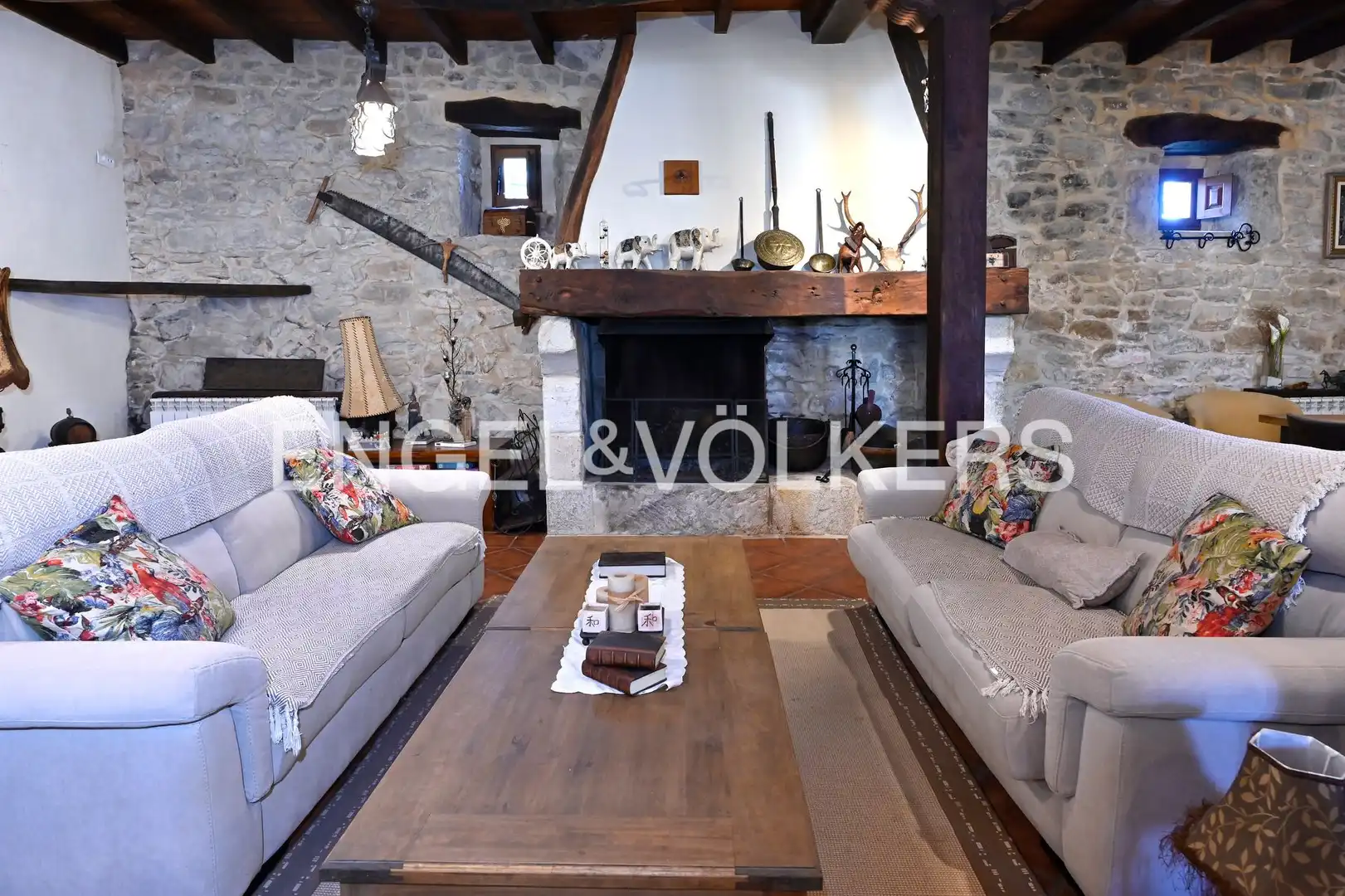 Sala de estar de Casa o chalet en venta en Miengo con Calefacción y Jardín privado