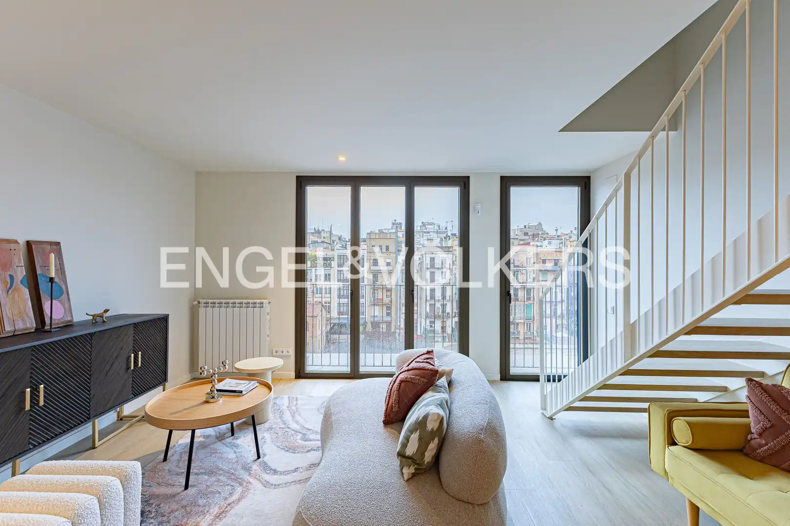 Sala d'estar de Dúplex en venda en Barcelona amb Aire condicionat, Calefacció i Parquet