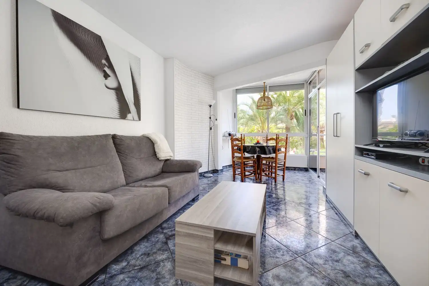 Sala d'estar de Pis en venda en Torrevieja amb Aire condicionat, Terrassa i Moblat