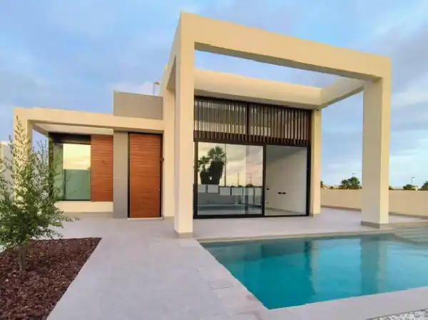 Chalet con terraza en venta en Rojales