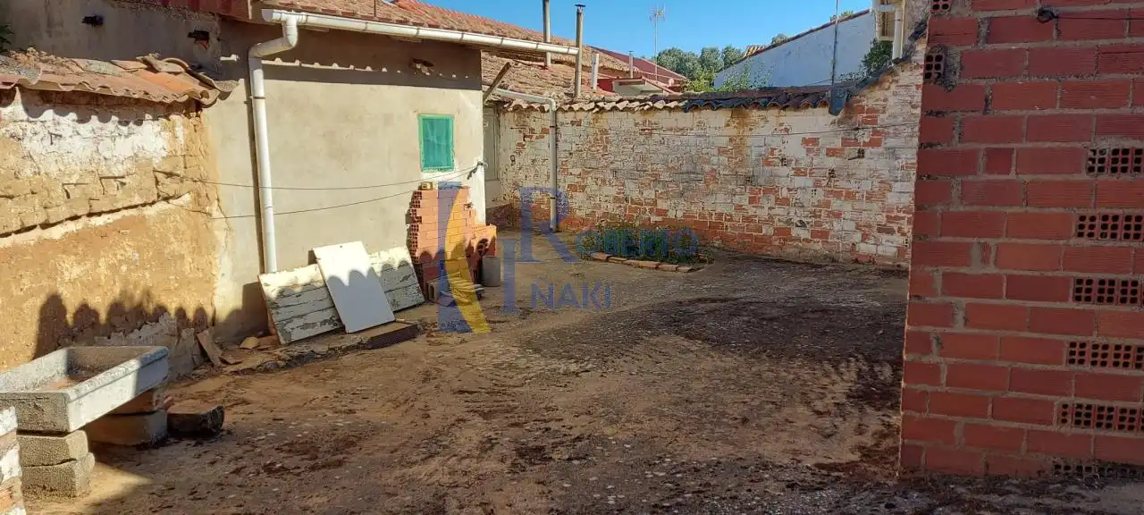 Casa o xalet en venda en Fuentes de Carbajal amb Jardí privat