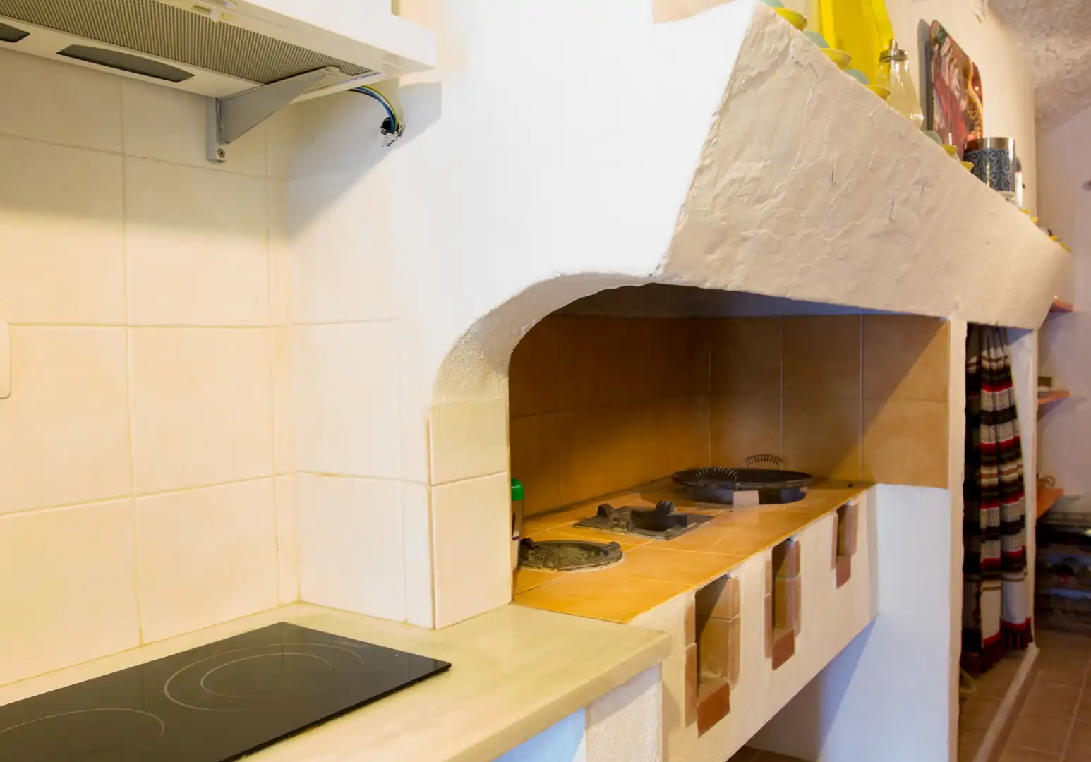 Cuina de Casa o xalet en venda en Cuevas del Campo amb Moblat, Forn i TV