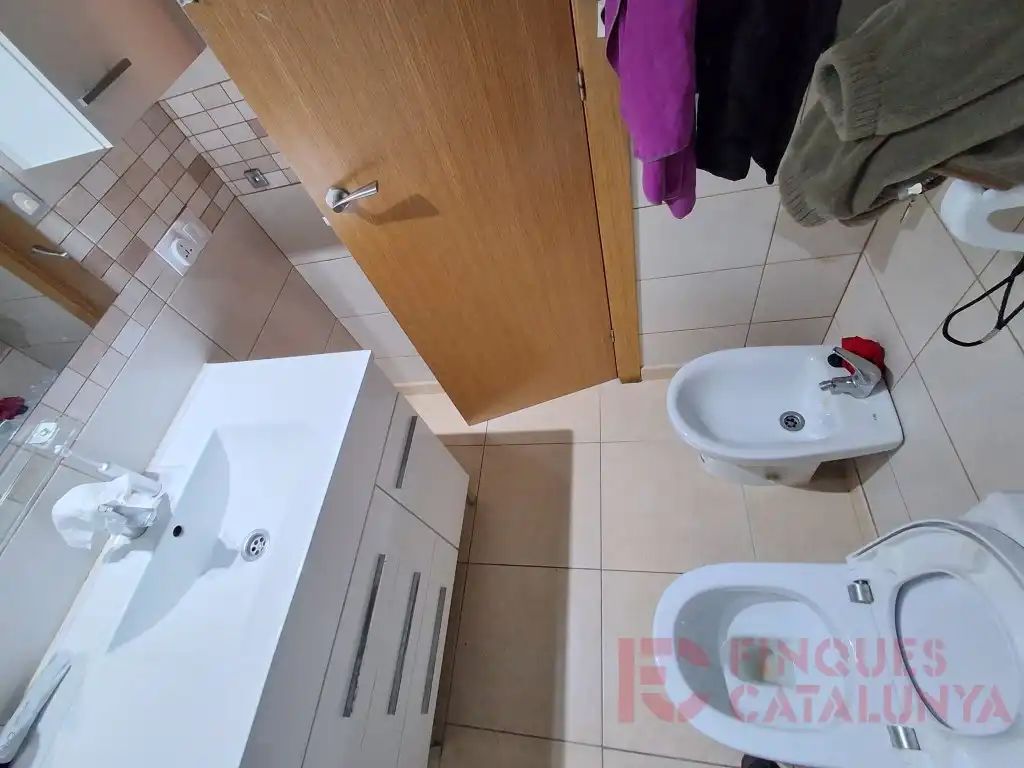 Bathroom of Flat for sale in Girona  with Furnished and Balcony