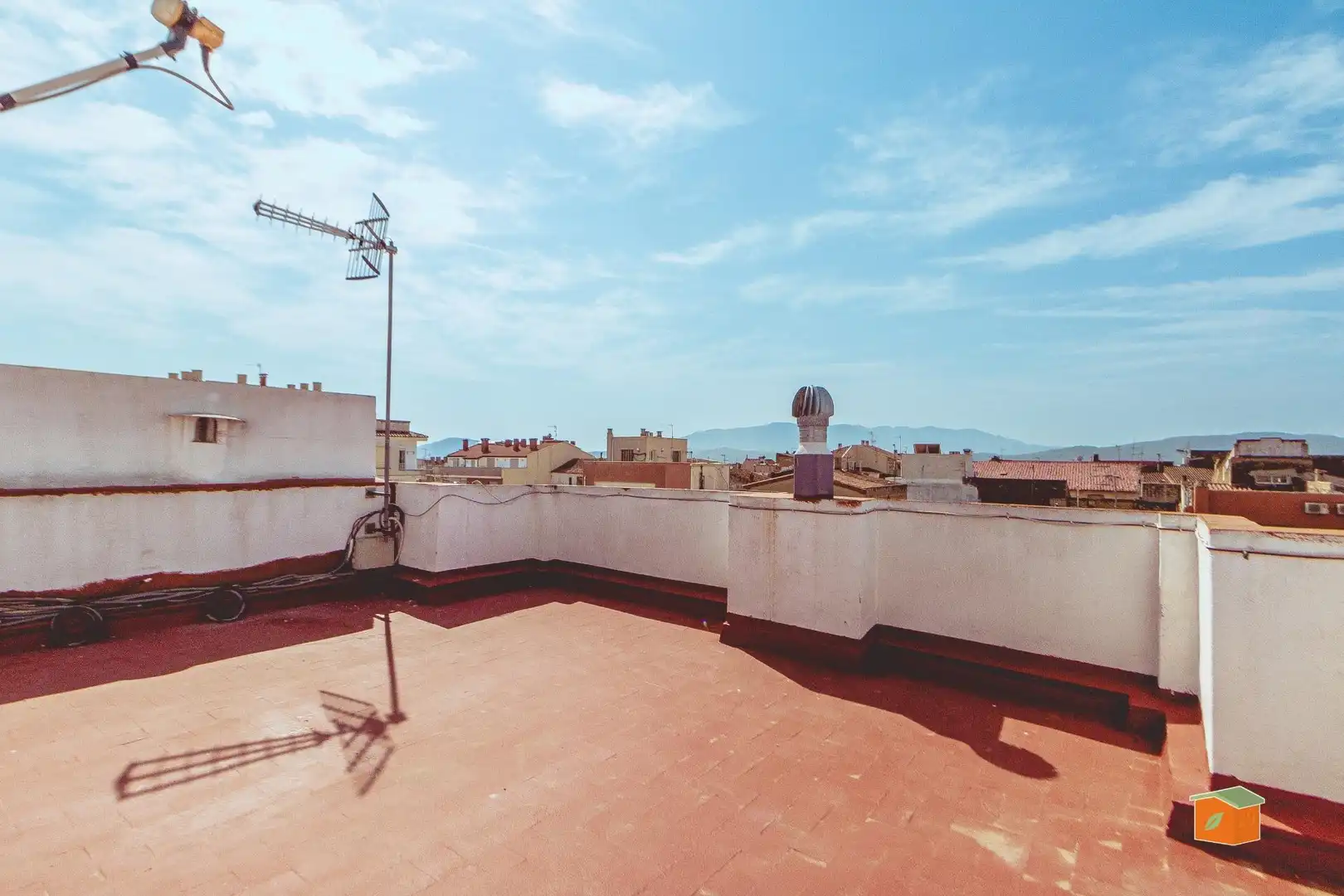 Außenansicht von Wohnungen zum Verkauf in Santa Bàrbara mit Parkett, Terrasse und Balkon