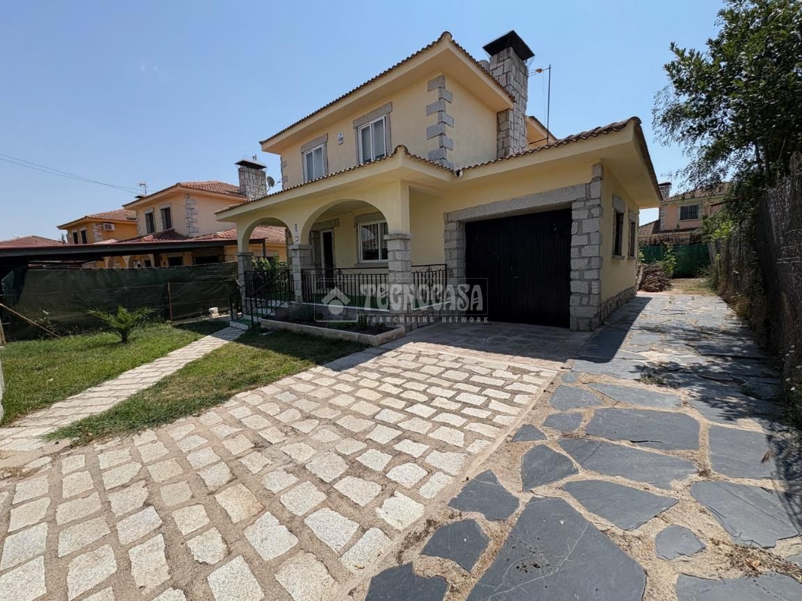House or chalet for sale in Camarena