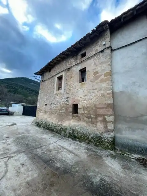 Vista exterior de Casa o chalet en venta en Valle de Tobalina