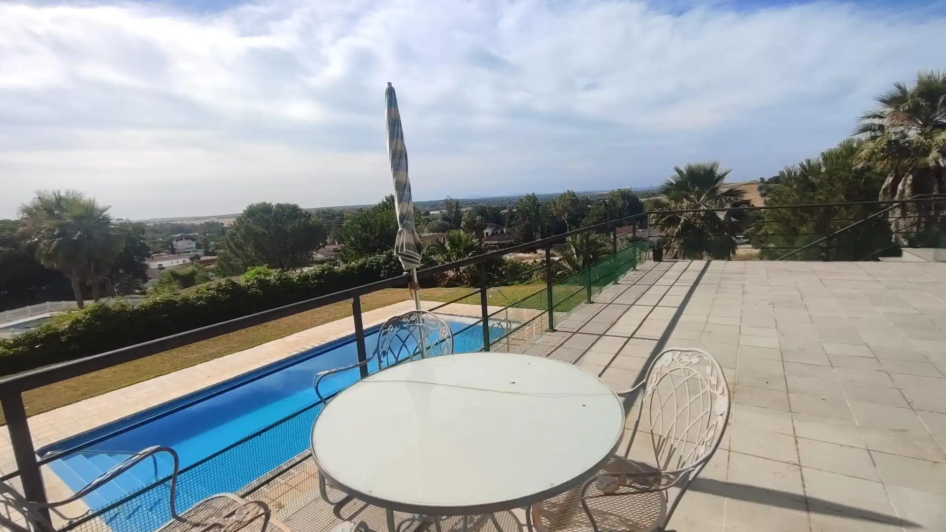 Terrassa de Casa o xalet en venda en Badajoz amb Aire condicionat, Calefacció i Jardí privat