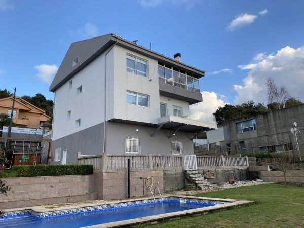 Exterior view of House or chalet for sale in Redondela  with Private garden, Storage room and Swimming Pool