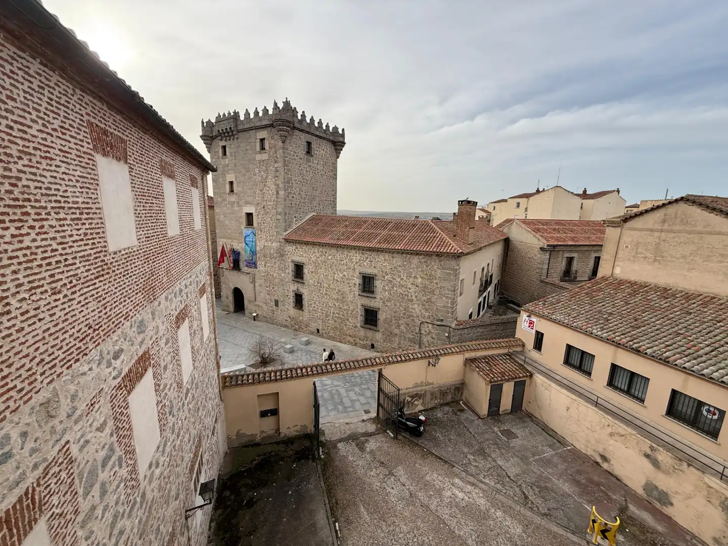 Außenansicht von Wohnungen zur Miete in Ávila mit Heizung und Möbliert