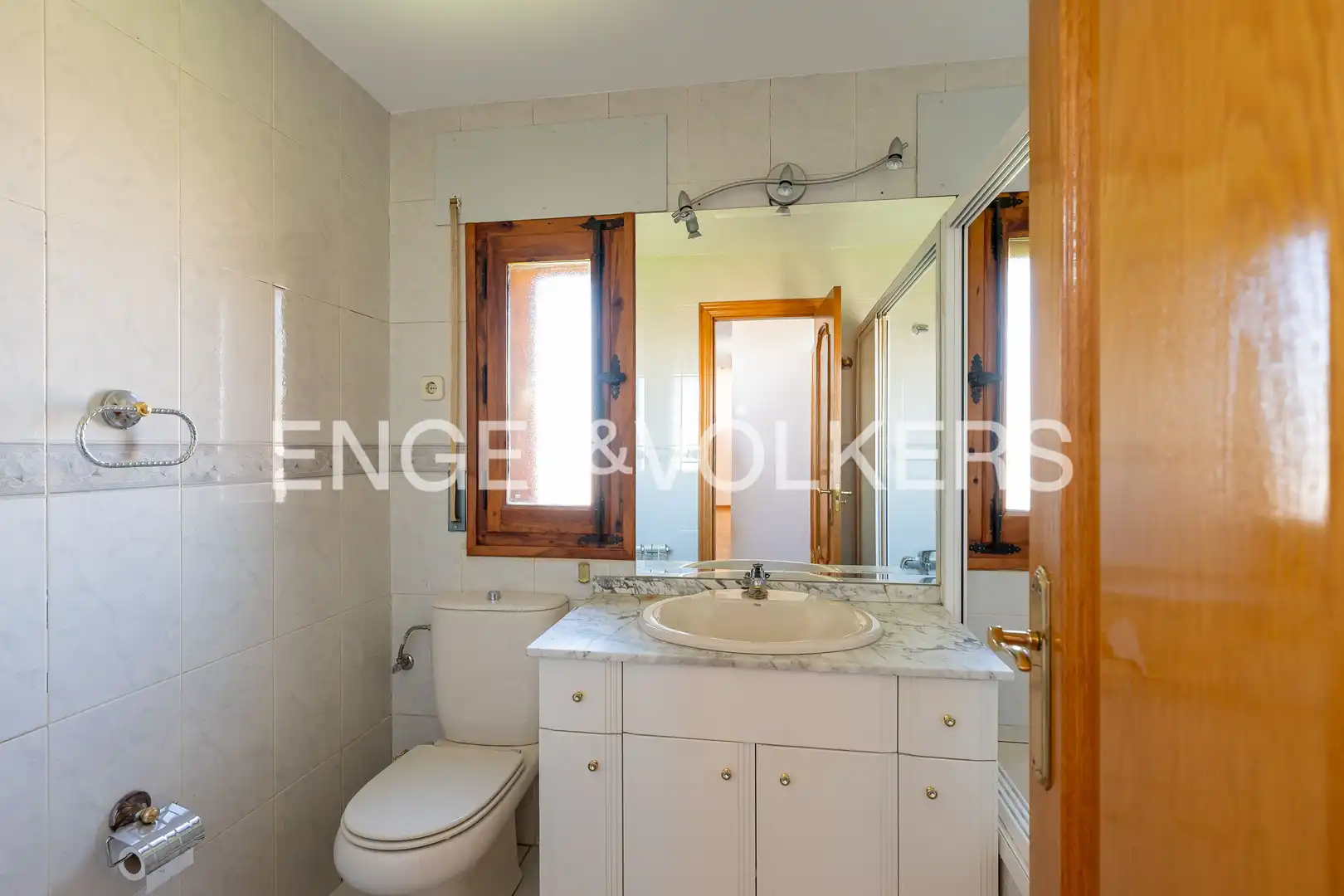 Bathroom of Houses for sale in Tres Cantos  with Heating, Private garden and Terrace