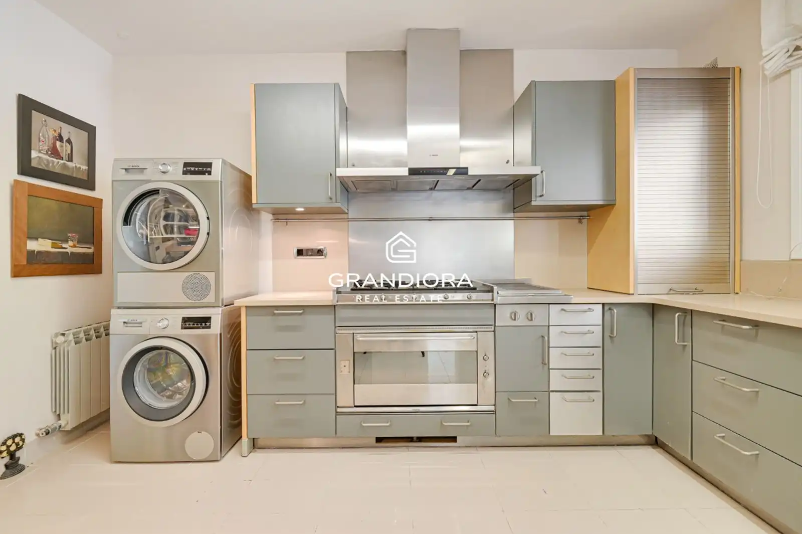 Kitchen of Houses for sale in El Masnou  with Air Conditioner, Terrace and Swimming Pool