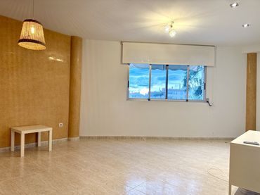 Appartamento con ascensore in affitto a Calle Miguel Peris I Segarrra 60