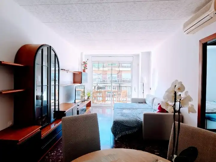 Piso con terraza en venta en Carrer de Casanova, imagen 3