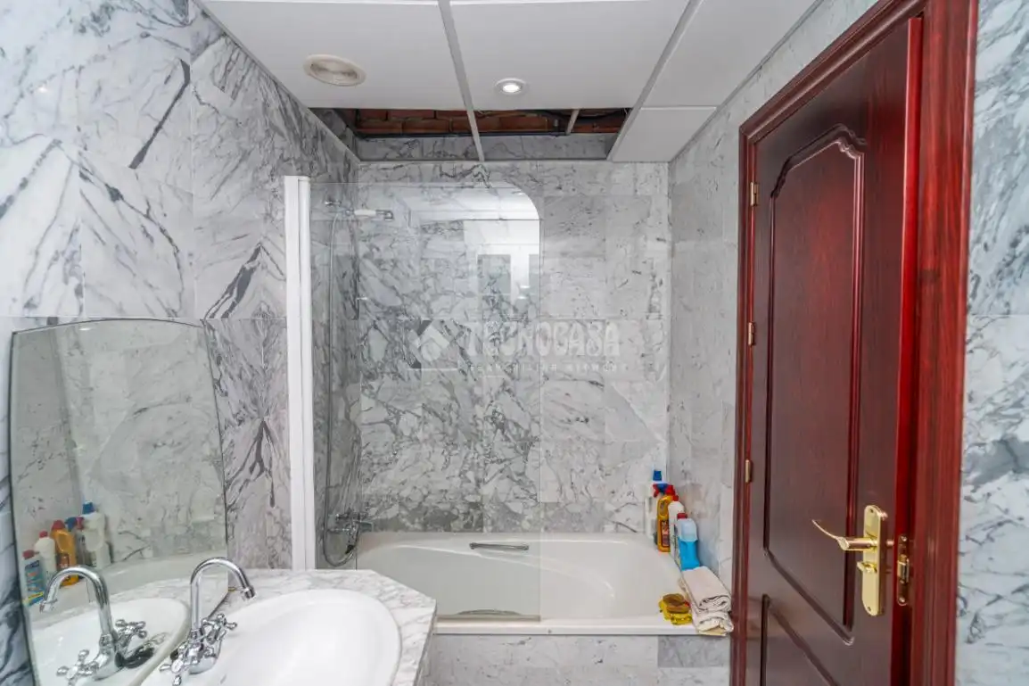 Baño de Piso en venta en Linares con Calefacción