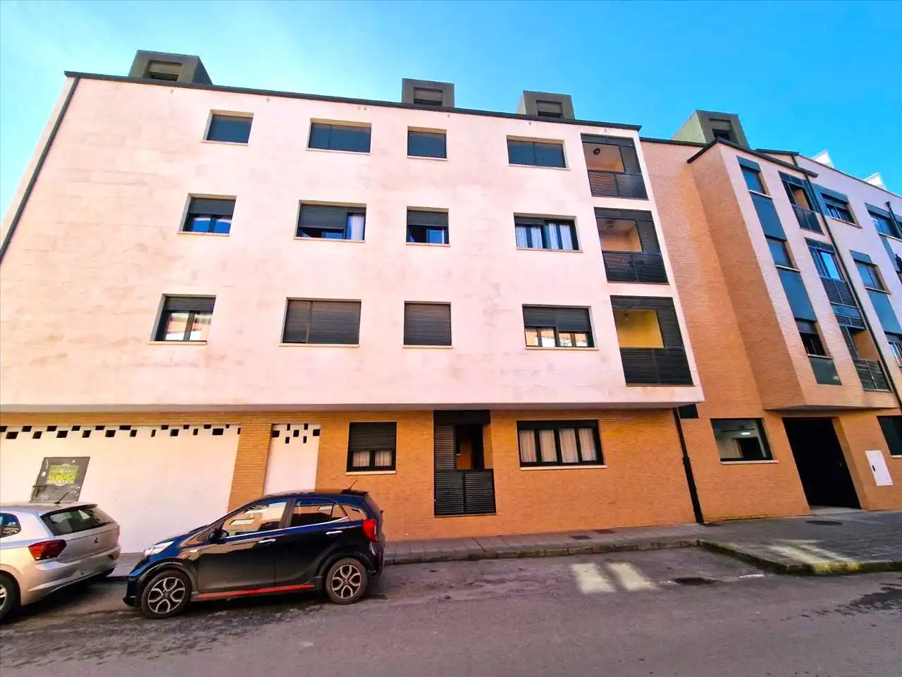 Vista exterior de Garaje en venta en Llanes
